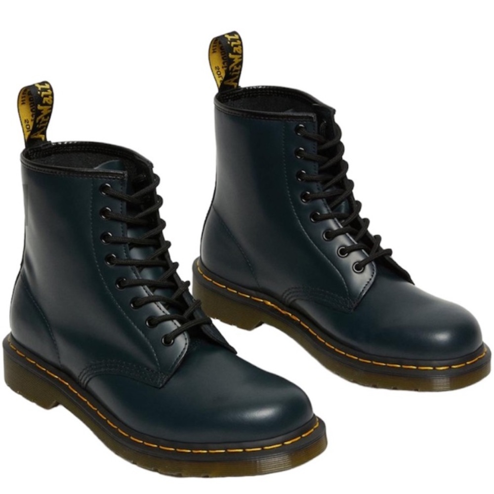 Dr. Martens 1460 Smooth Leather Lace Up Boots • Size 6
